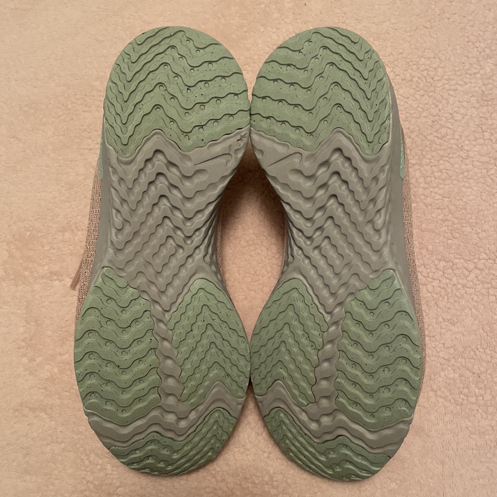 Euc Woman’s Nike Odyssey React - image 6